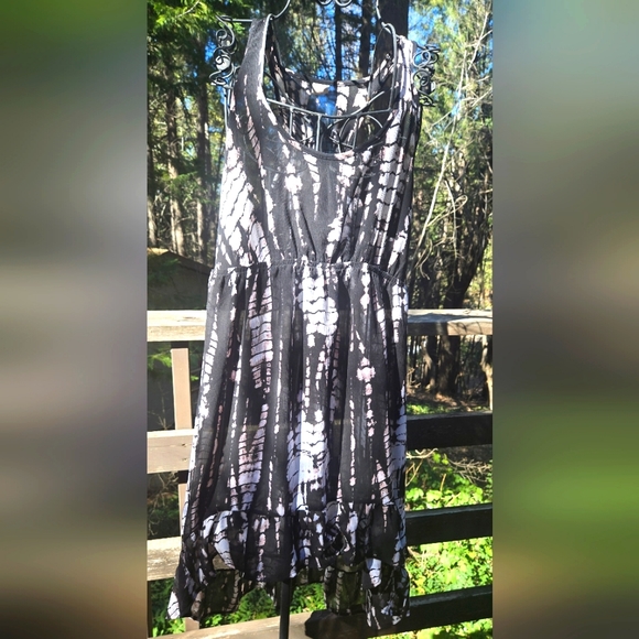 Xhilaration Dresses & Skirts - Xhiliration tye dye Black White Women's Dress/swim cover-up szXL NWT